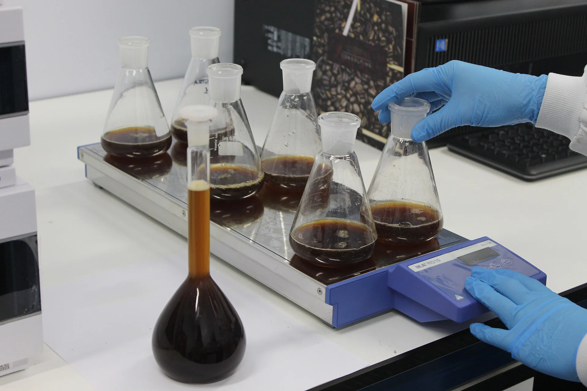 Laboratório de pesagem para análise gravimétrica de filtros